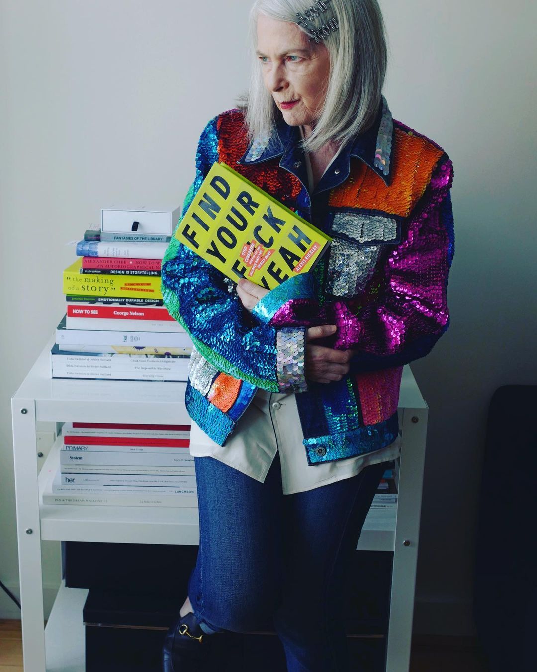 70歲大學教授 Lyn Slater 變身時尚網紅。(圖/IG@iconaccidental)