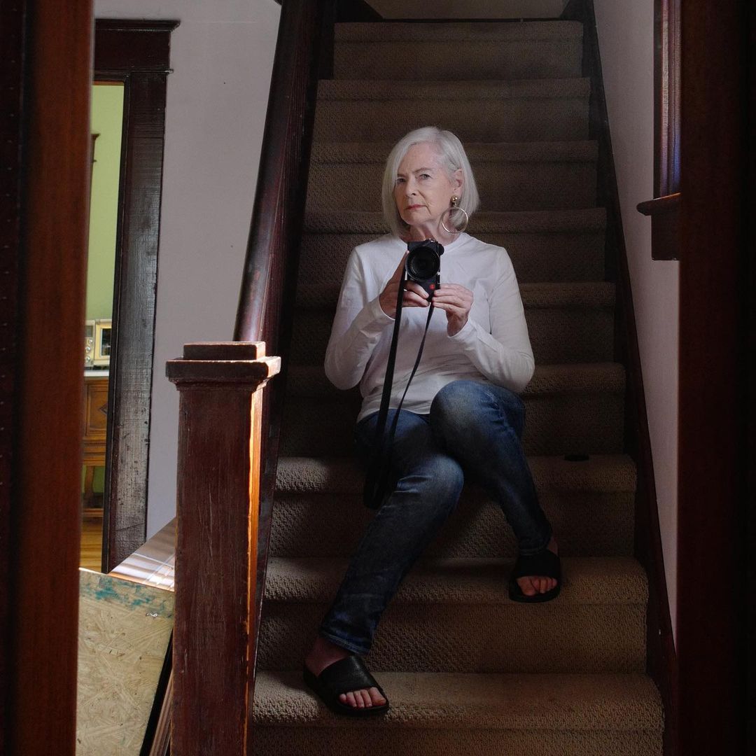 70歲大學教授 Lyn Slater 變身時尚網紅。(圖/IG@iconaccidental)