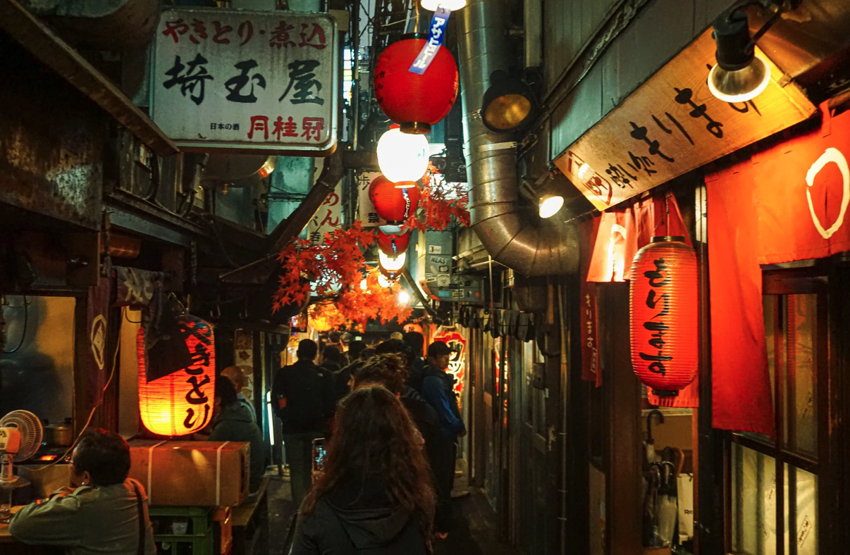 日本居酒屋文化最早可追溯至四百多年前的江戶時代（圖：canva）