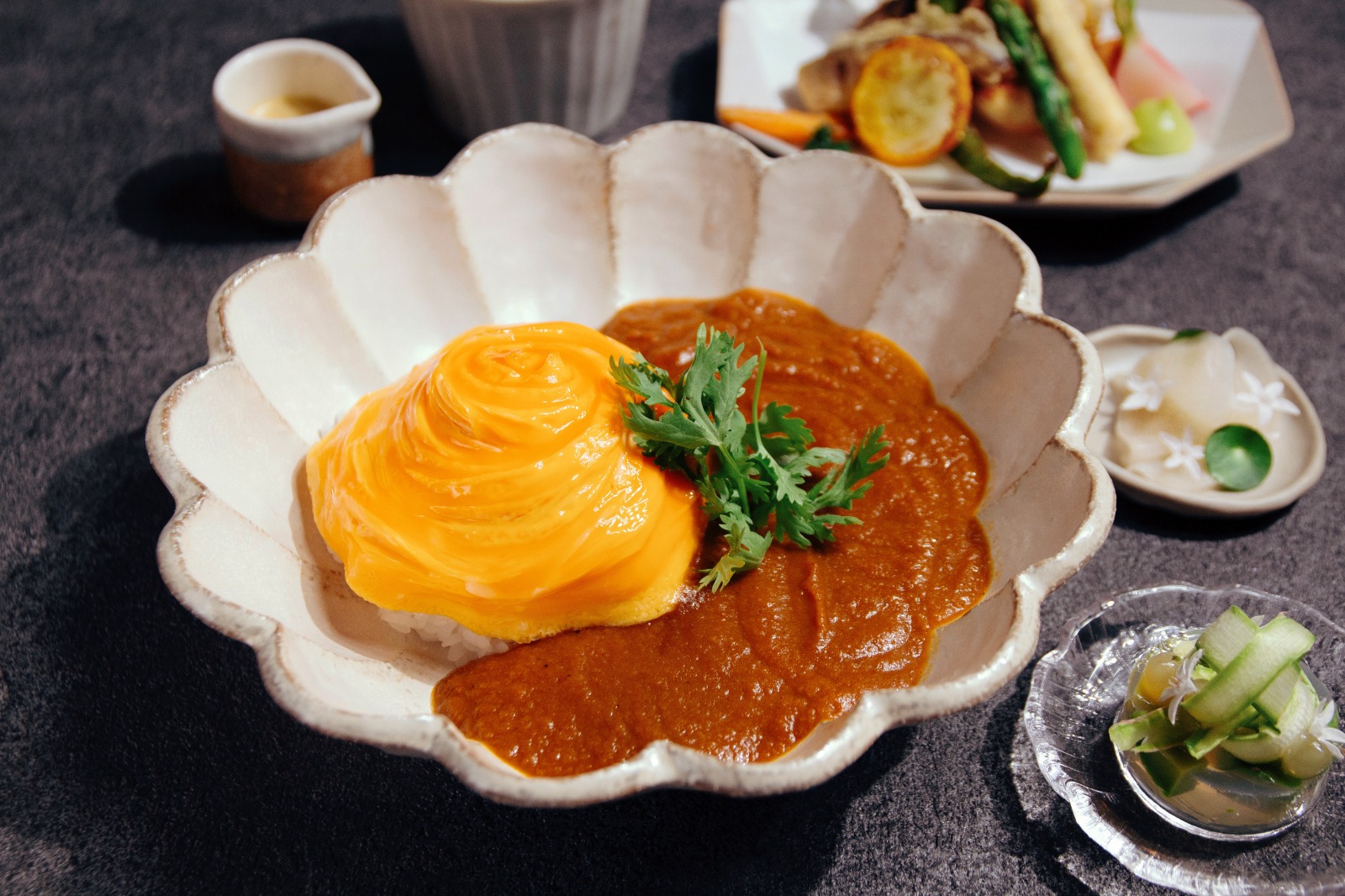 使用多種蔬果製成的「多蜜汁蔬菜咖哩飯」保留鮮甜原味(圖:小小樹食)