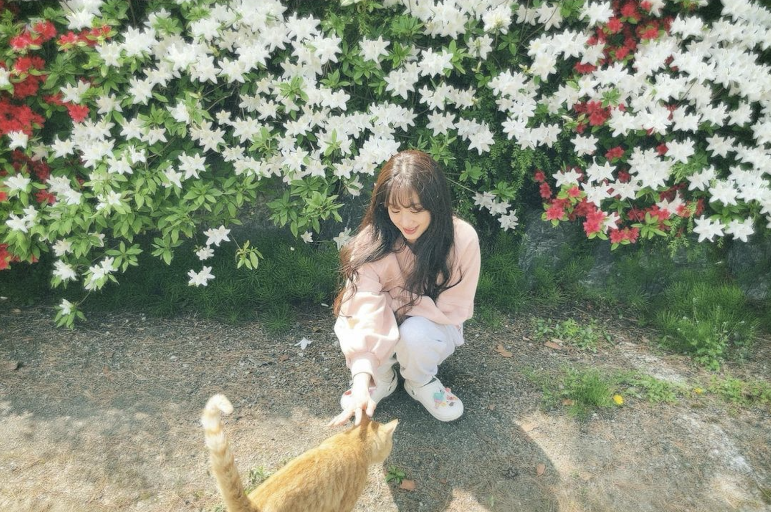 心理諮商師告訴我:請先抱抱過去的妳。(圖片來源:Instagram@yoanaloves)