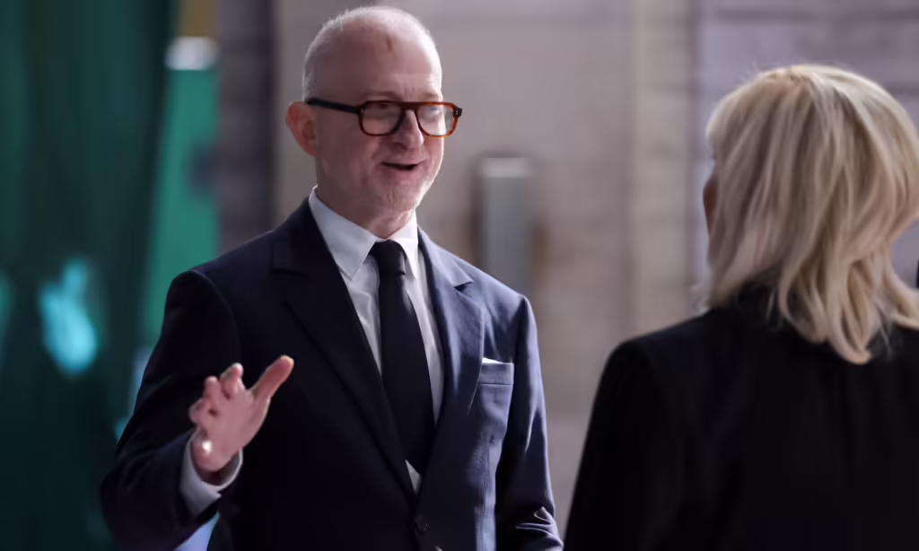 BURBERRY的執行長,今年 7 月由前 Coach CEO Joshua Schulman 接任。(圖/《衛報》)