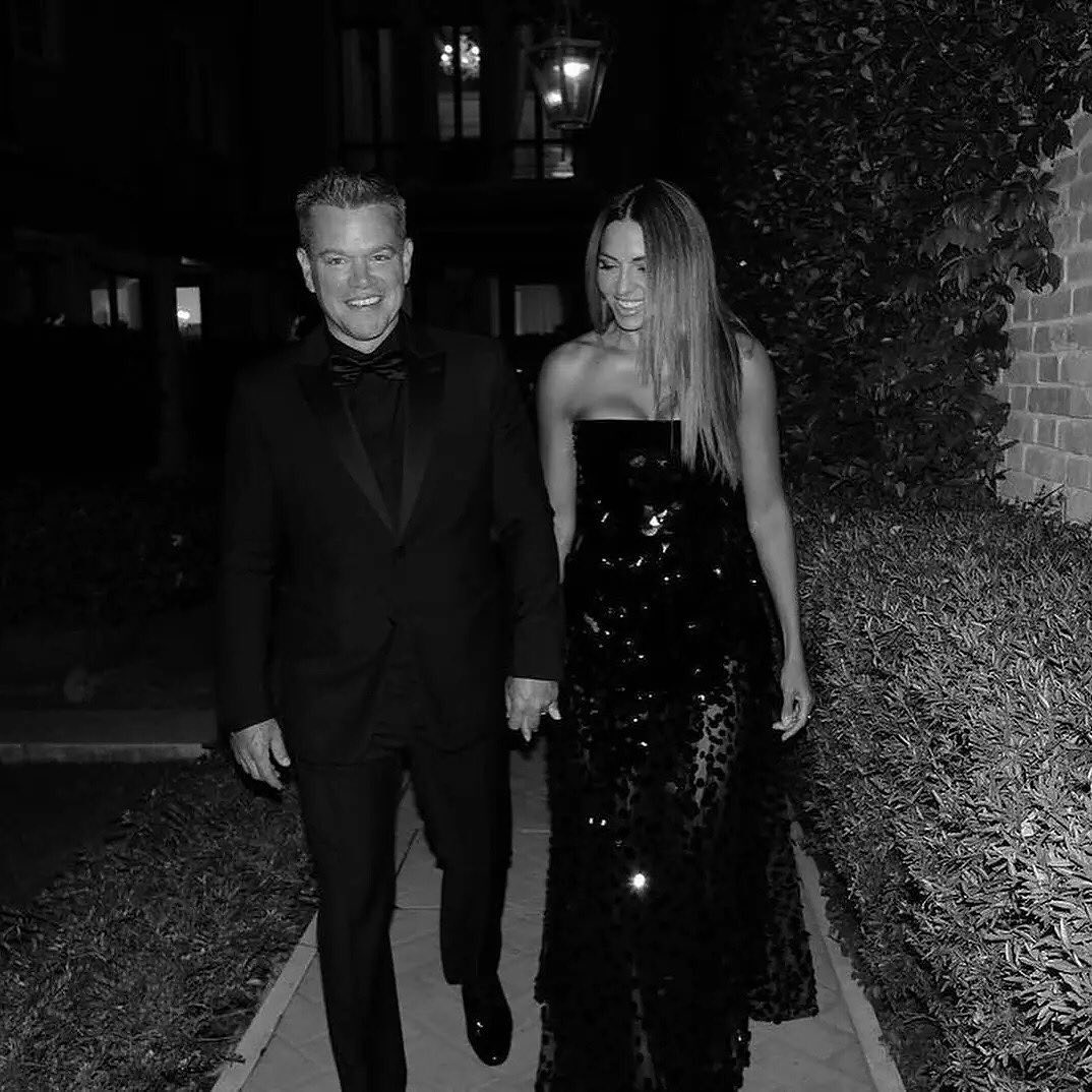 麥特戴蒙和老婆露西安娜。(圖/IG@mattpdamon)