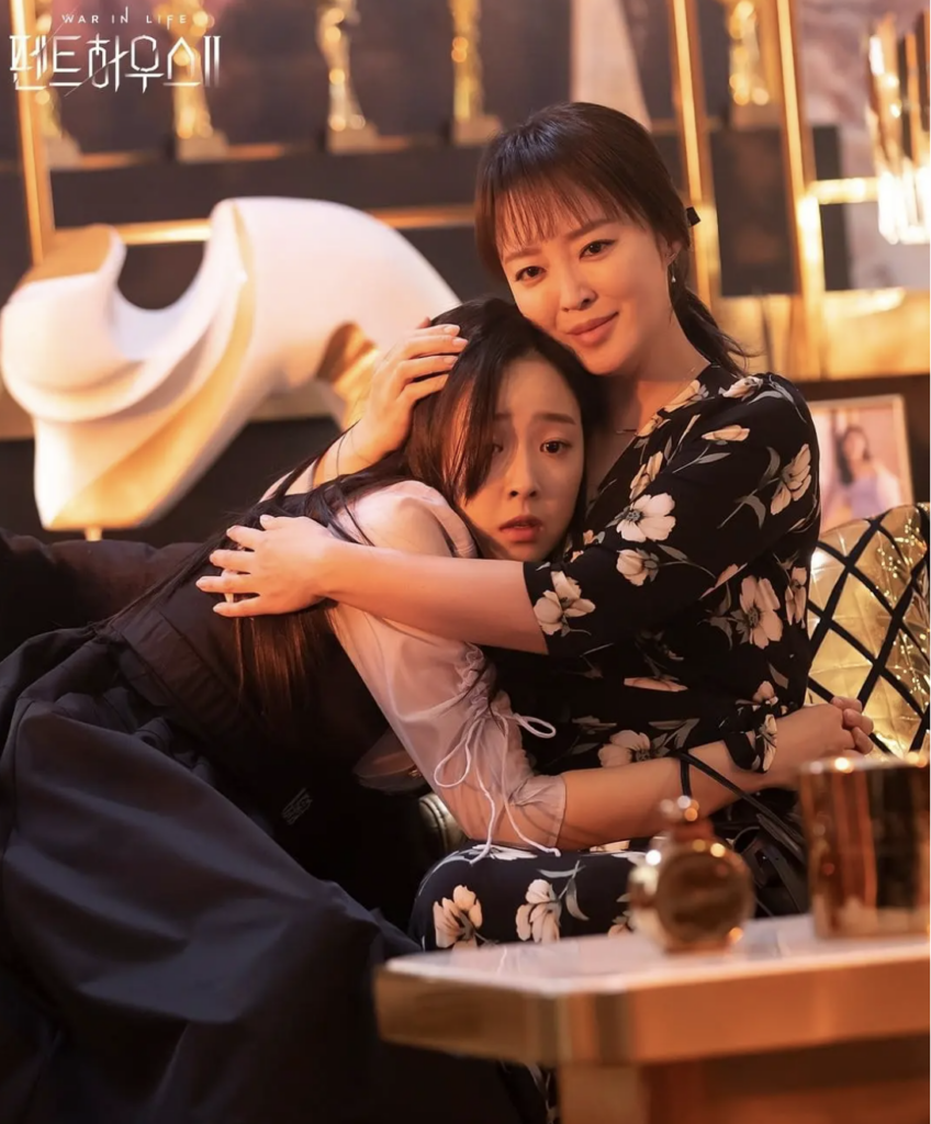 詭辯式父母容易對孩子情緒勒索,要孩子聽話。(圖/《펜트하우스 시즌2》)