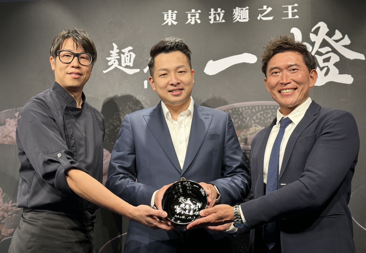左起為主廚、阿爾法餐飲集團總經理賴三禹、麵屋一燈社長坂本幸彥(圖:Alice.P 拍攝)