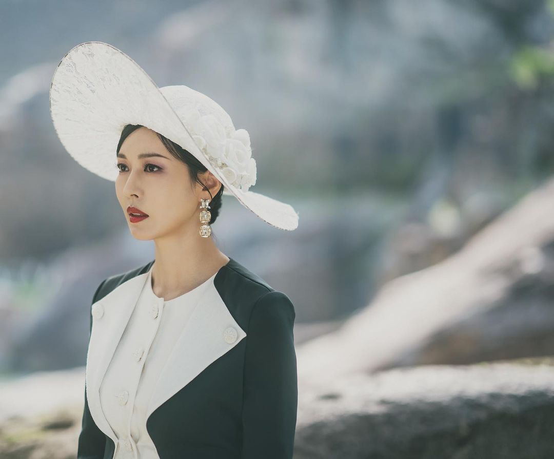 金素妍在劇中飾演四大山神之一,擁有絕世美人之稱。(圖/Instagram@sysysy1102)