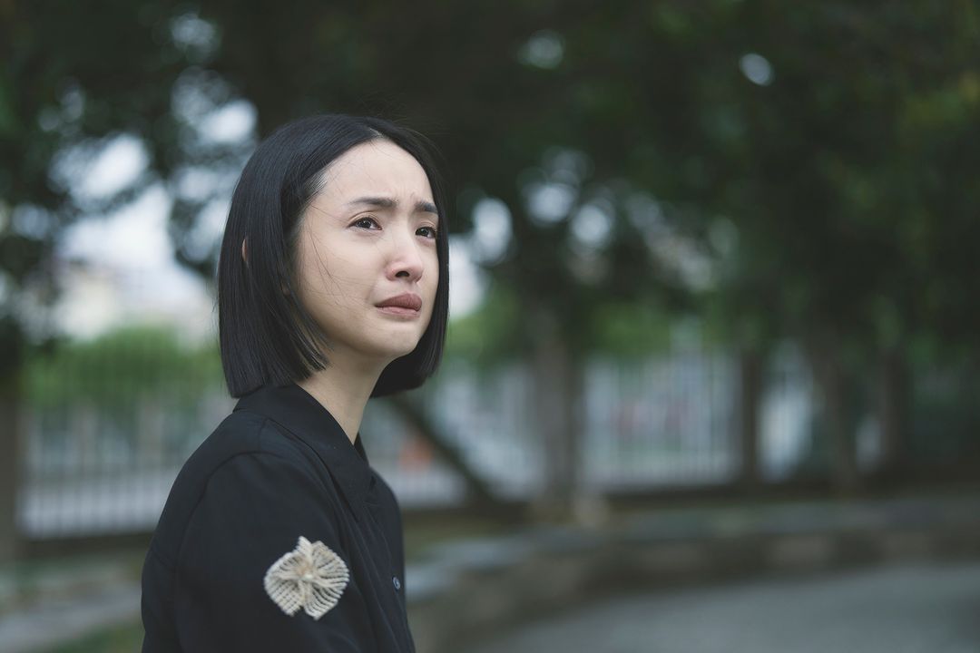 林依晨以精湛演技獲OTT影后,實至名歸。(圖/《不夠善良的我們》劇照)