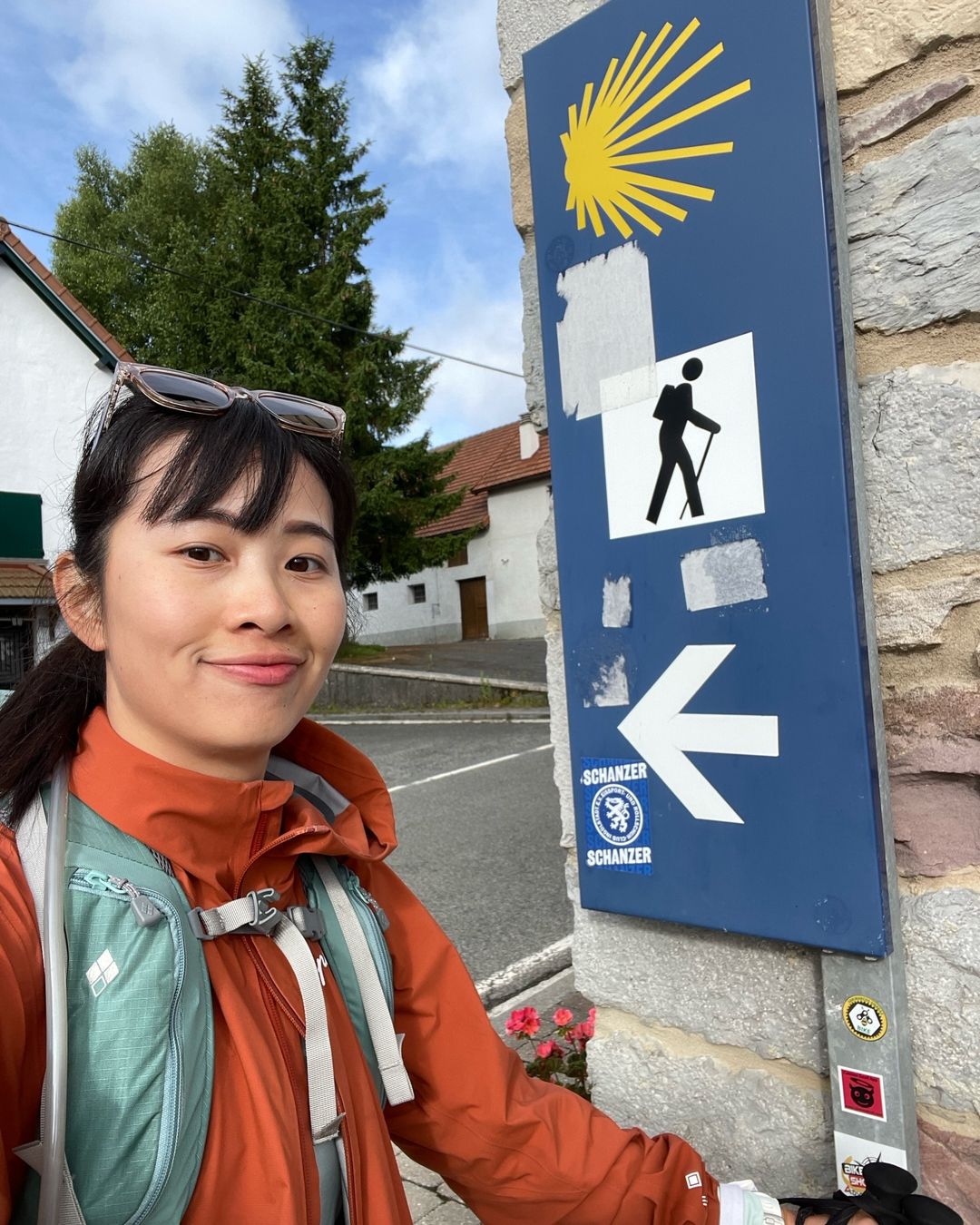 朝聖道路上百安安遇到阿唄馬車圖書館及愛情餐車(圖:IG@pai_anan)