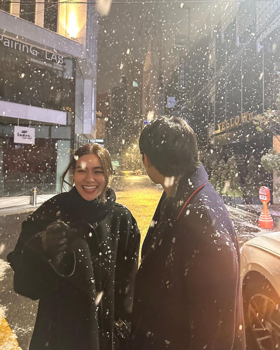 甜蜜老夫老妻都符合的 222 幸福法則。(圖/Instagram@kimmy_kimberley)