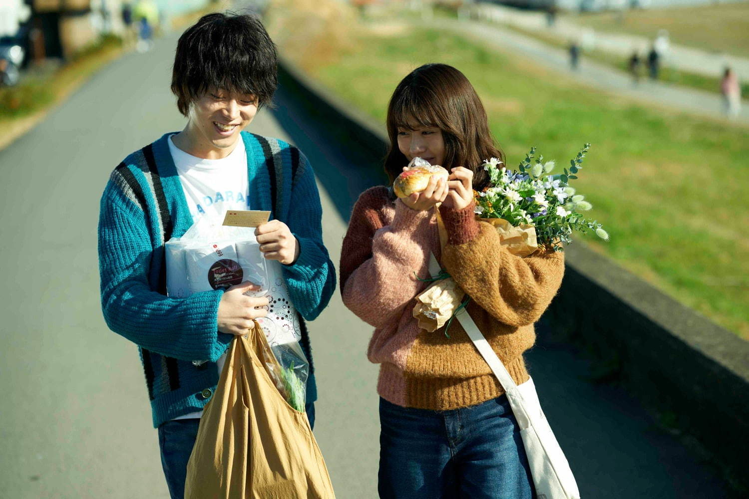 《花束般的戀愛》劇照。(圖/IMDb)