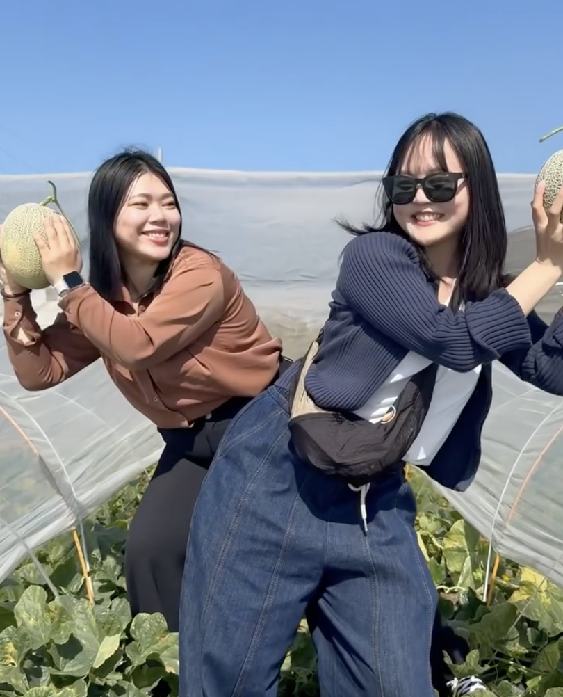 英玹和台灣朋友宜靜。(圖/Instagram@wo.teng_kr)