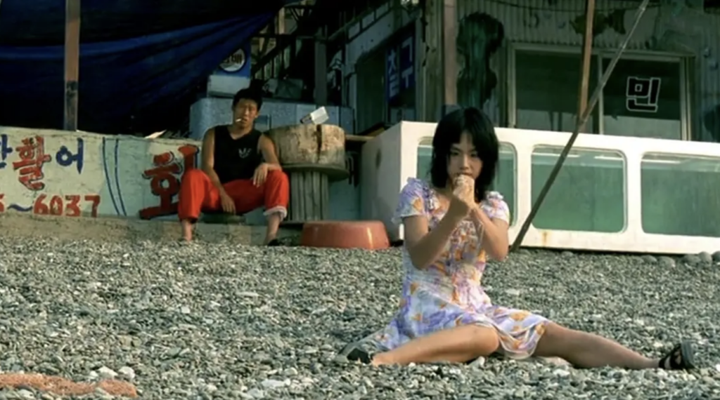 2007年朴志雅以電影《海岸線》出道。(圖/《海岸線》劇照)