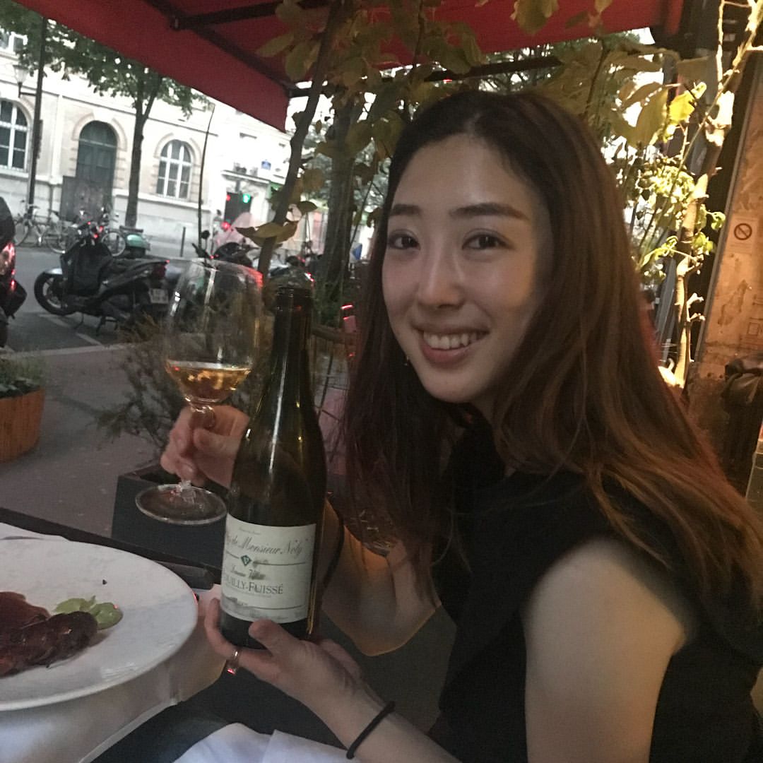 曾遠赴法國一年學習葡萄酒,並獲得侍酒師資格(圖:IG@mei3158)