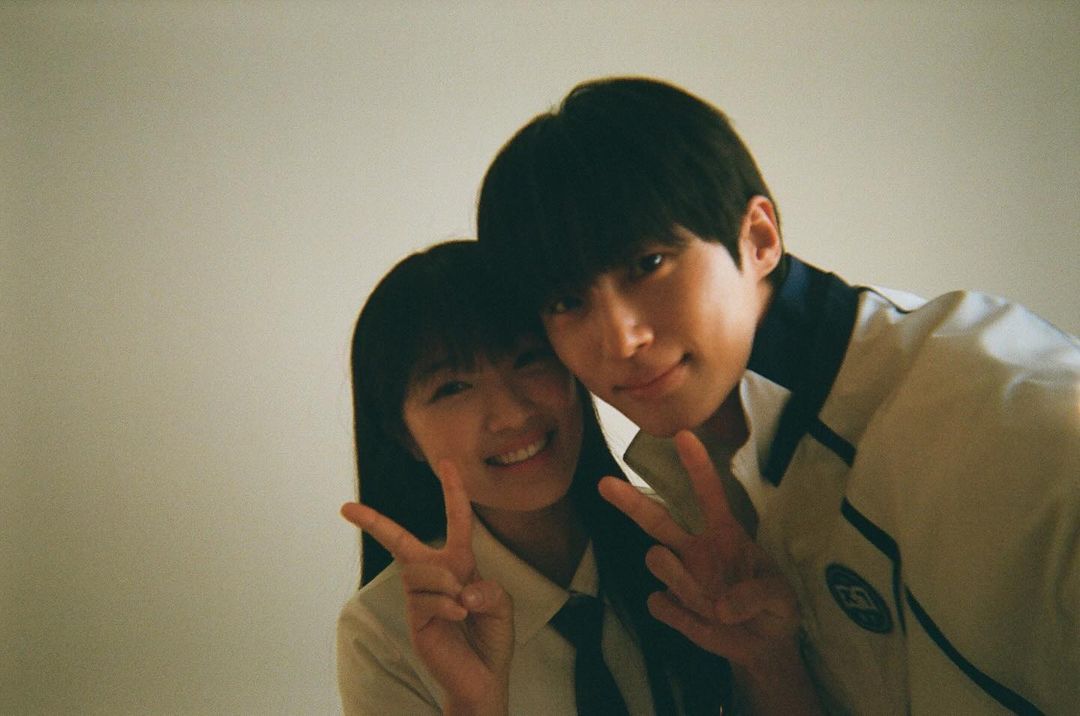 戀愛中記得聽聽朋友們的建議。(圖/Instagram @hye_yoon1110)