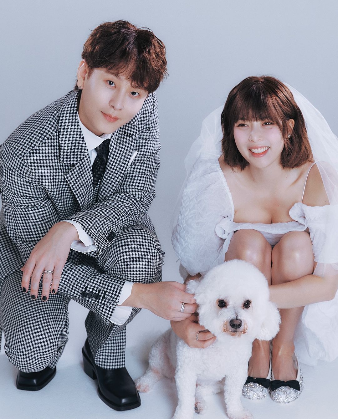 與狗狗一起享受最美好的一刻吧!(圖/Instagram @ hyunah_aa)
