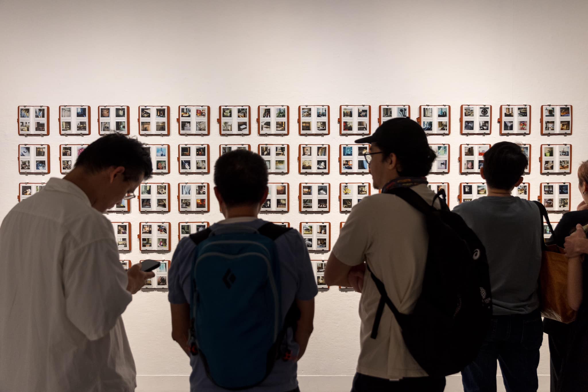 香港《萬象有光：家園想像》展覽，邀 15 位攝影師探討「家」的面向（圖：FB@HKIPF 香港國際攝影節）