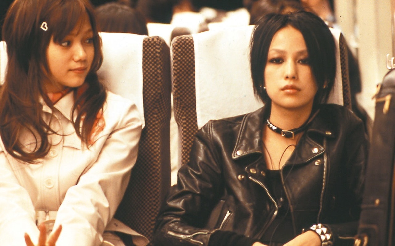 左圖起為宮崎葵、中島美嘉分別飾演娜娜及奈奈(圖:《NANA》劇照)