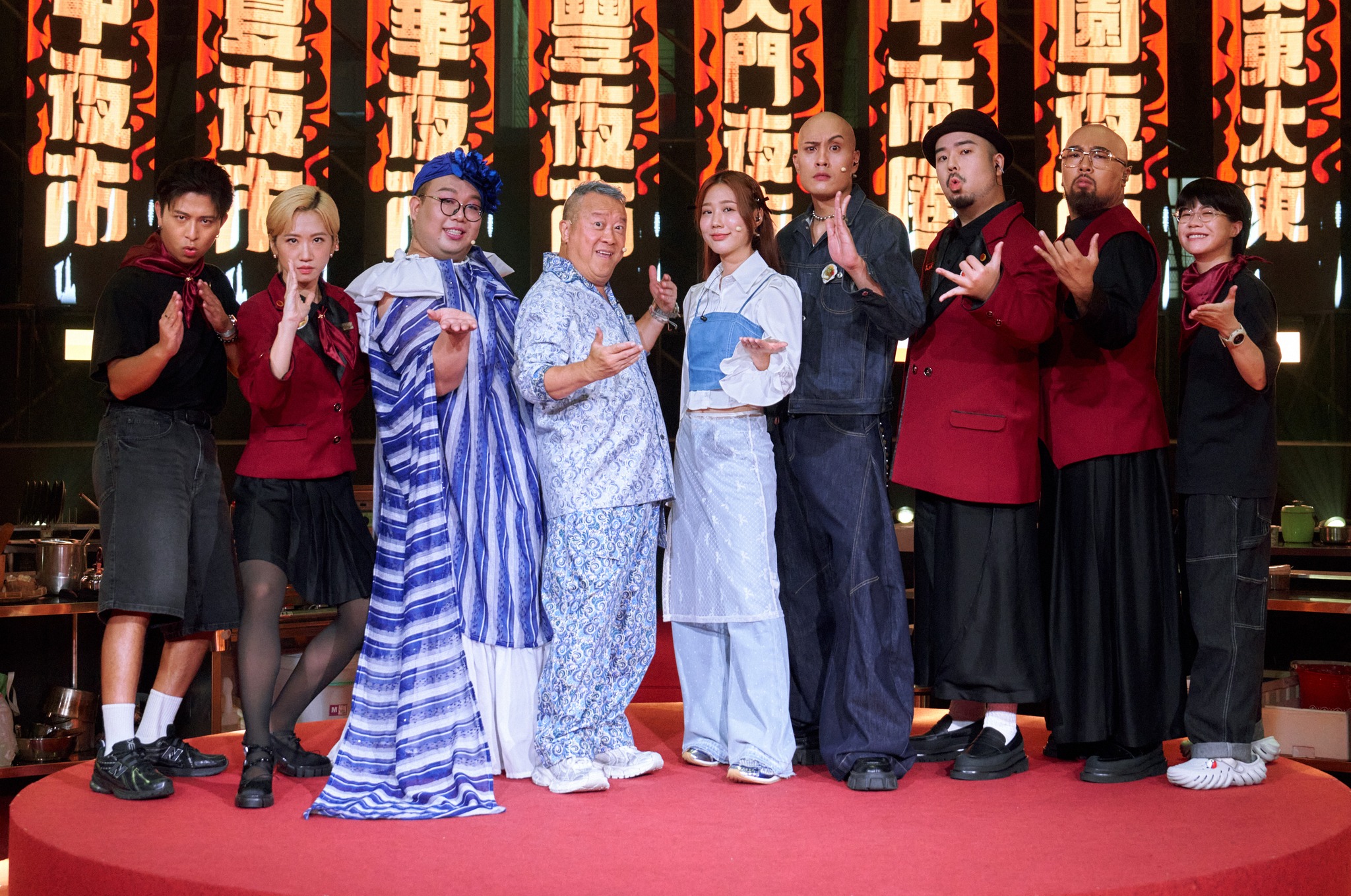 由金鐘主持人黃路梓茵（Lulu）攜手阿達與美麗本人主持，節目邀請港星曾志偉、網紅娘娘及金針菇擔任評審，以及哈哈台擔任外景主持（圖：FB@夜市王）