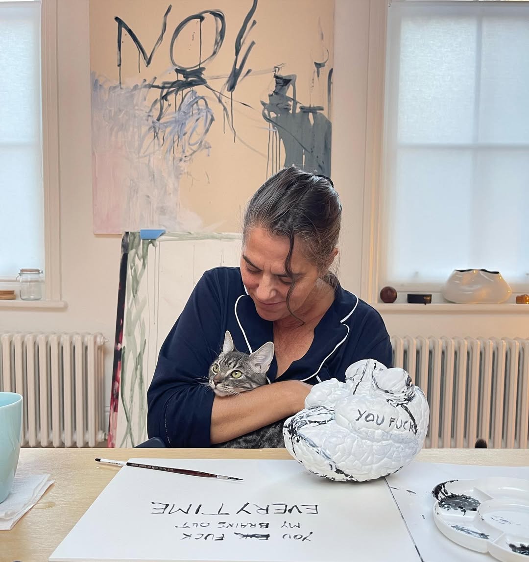 Tracey Emin 將人生的不順遂都轉化成她創作上的來源,可說是用血淚雕刻藝術(圖:IG@traceyeminstudio)