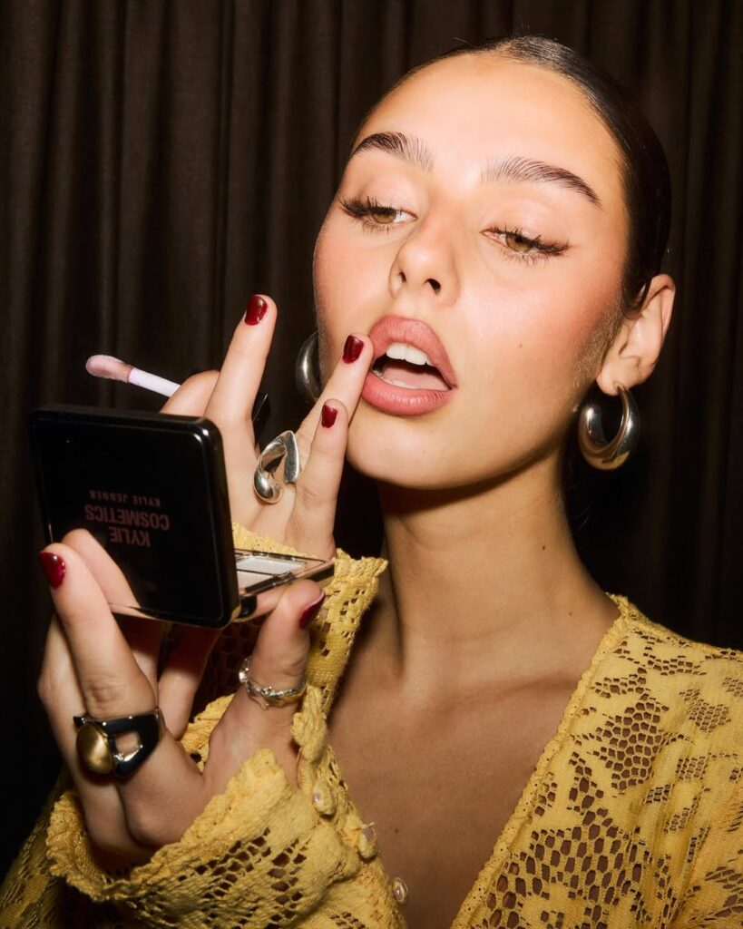 如果產品使用後,發生過敏、刺激,也不建議繼續使用。(圖/kyliecosmetics IG)