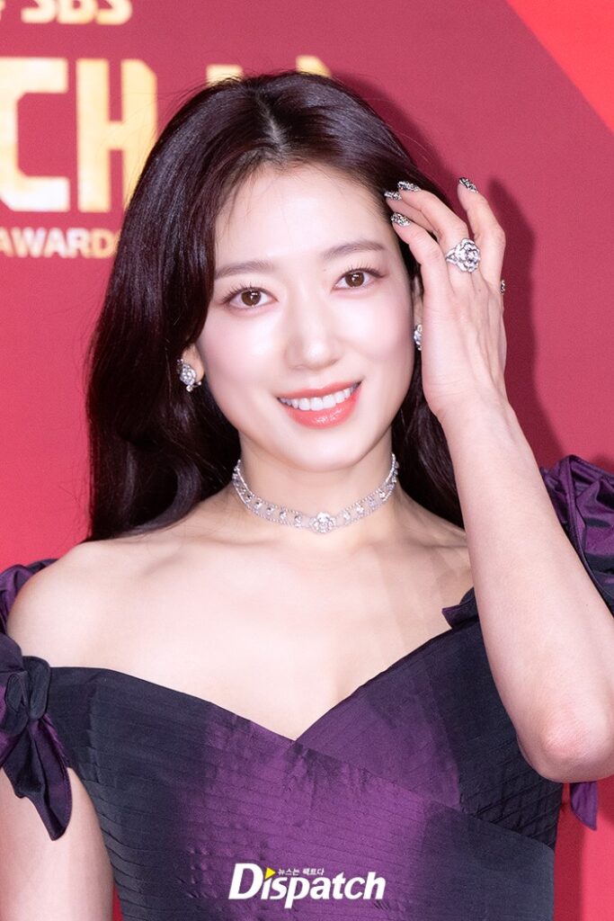 大家都希望可以找到最完美的護膚方式。（圖／2024 SBS 演技大賞 紅毯照）