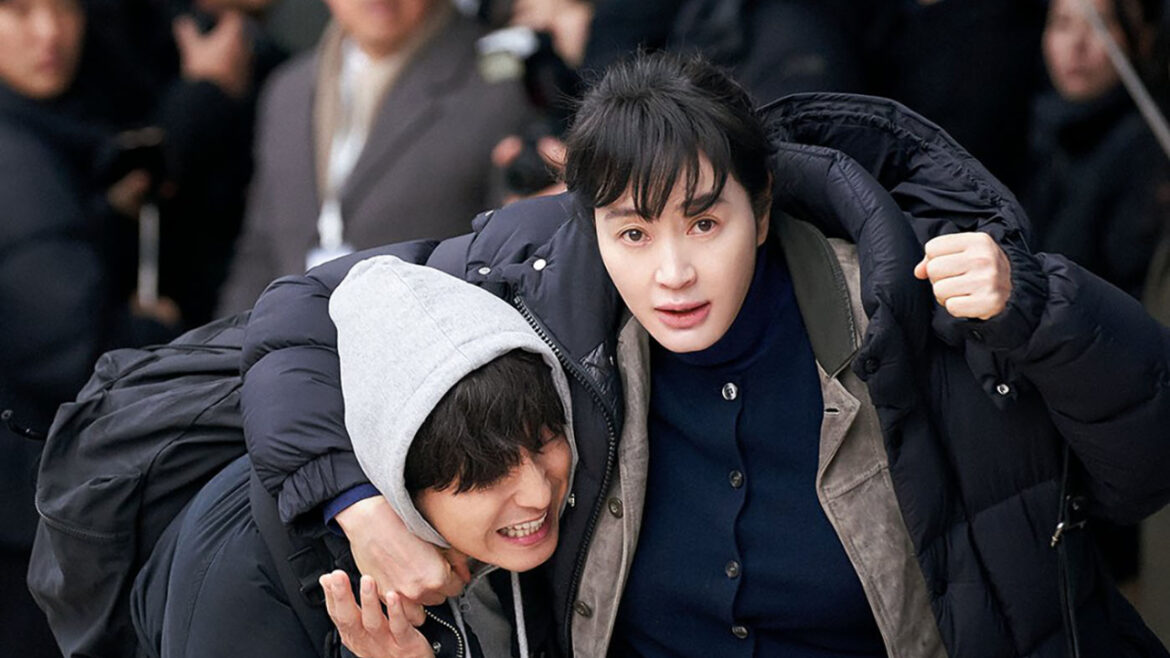 《揭密最前線》將於 2025 年 1 月 15 日上線。（圖／Disney+ ＠《揭密最前線》）