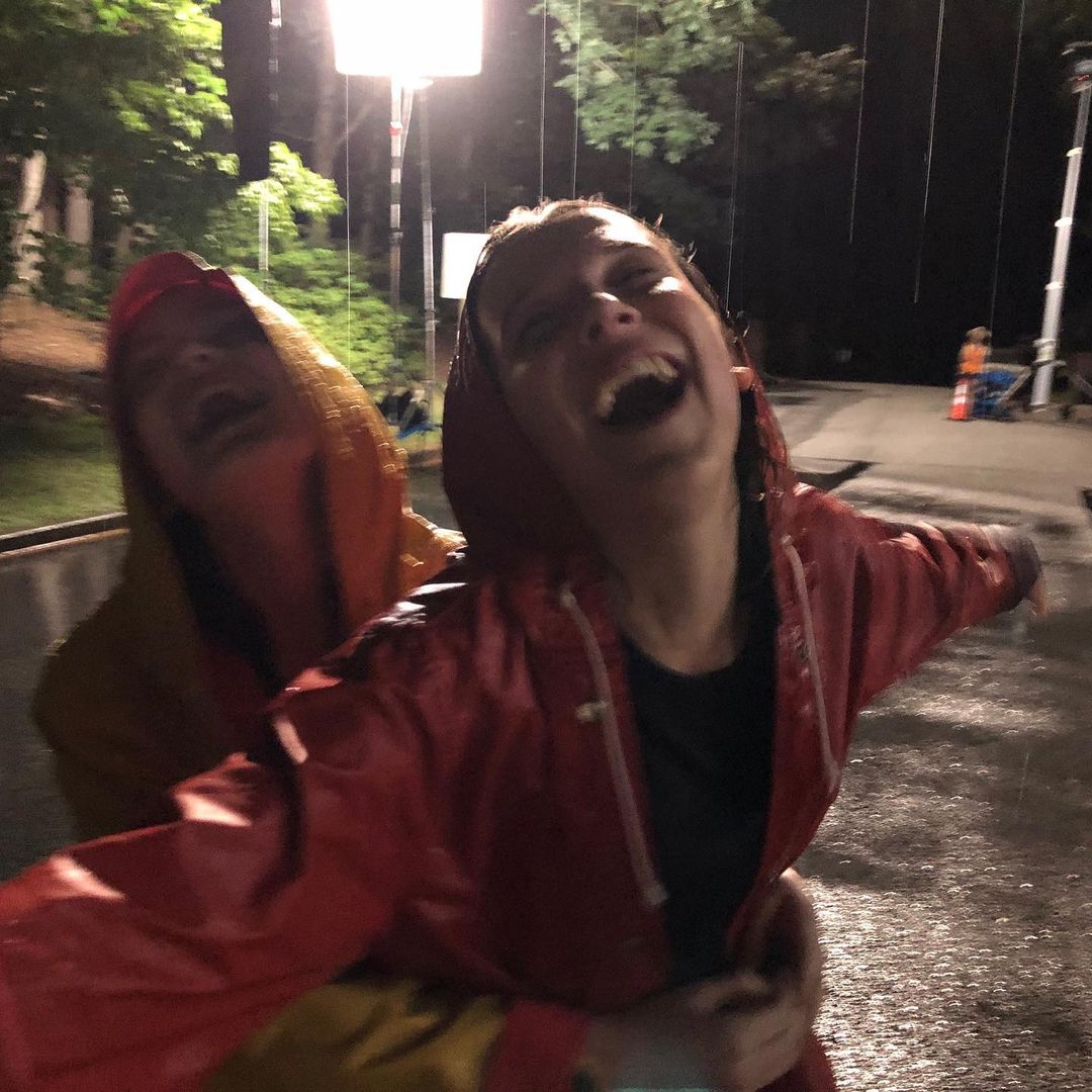 學會優雅刺蝟的人生哲理。(圖/Instagram@sadiesink_)