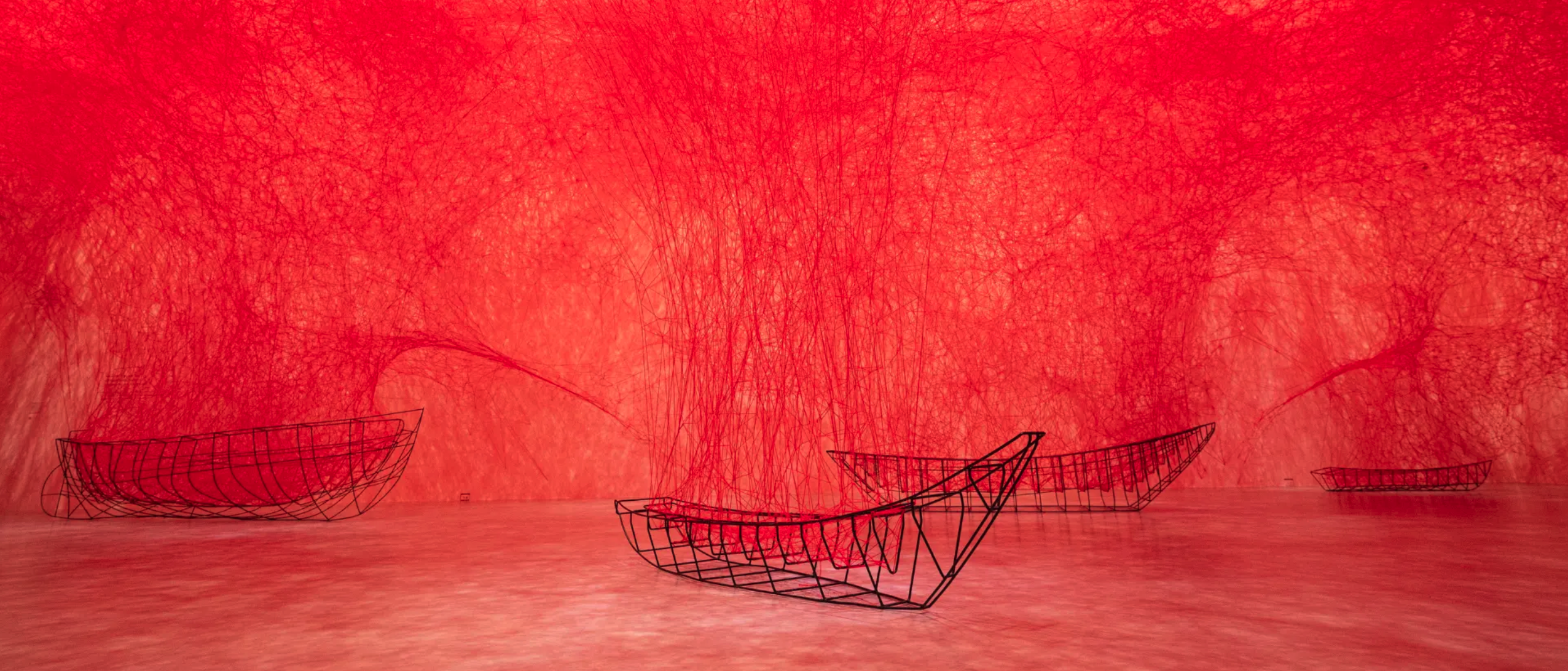 塩田千春《顫動的靈魂》巴黎大皇宮展出（圖：Grand Palais 官網）