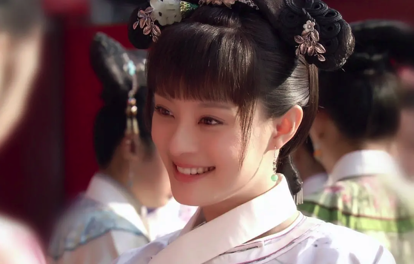 選秀時甄嬛沒有鬢角,代表她不想入宮的心(圖:《後宮甄嬛傳》劇照)