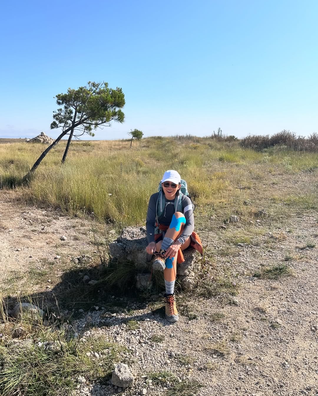 登山靴會一直跑進小石頭,鞋帶不斷重新綁,吼超煩!(圖:IG@pai_anan)