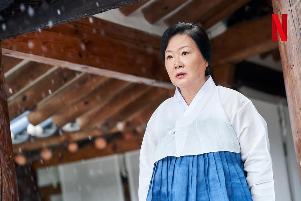 更年期的女性,要注意骨質疏鬆。(圖/《浮游先生》劇照)