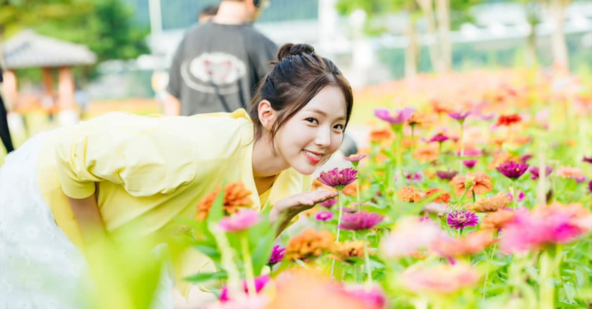 新的一年，好好來調整自己的姿態吧！（圖／《現在撥打的電話》劇照）