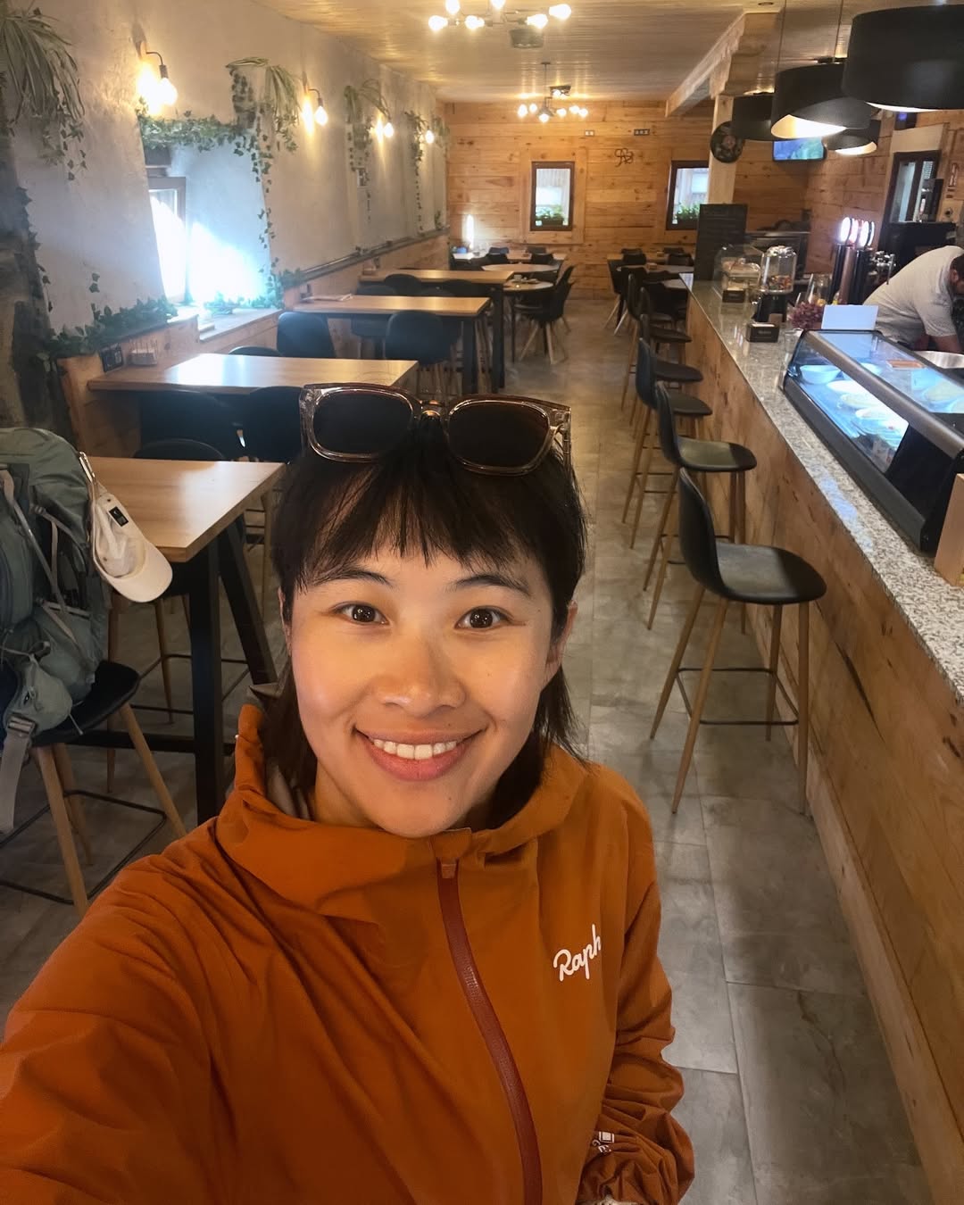 沒人陪我一起走,所以我把腳程加快,讓自己少曬一點太陽(圖:IG@pai_anan)