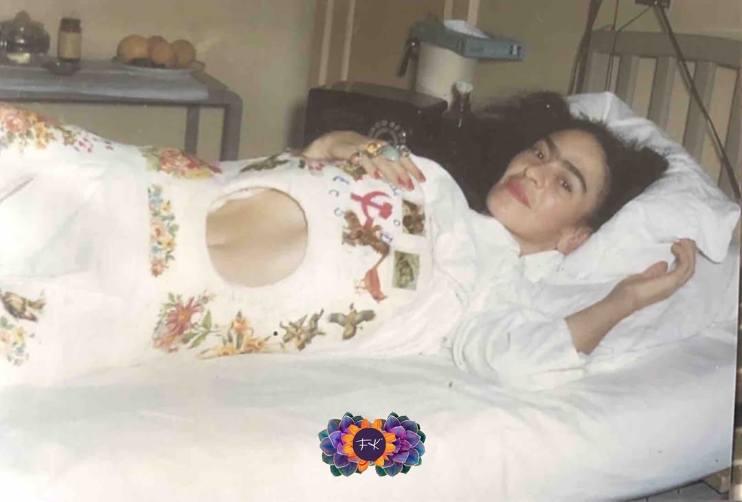 18 歲時,芙烈達經歷了一場嚴重的車禍,同時也開啟了她的繪畫之路(圖:IG@fridakahlo)