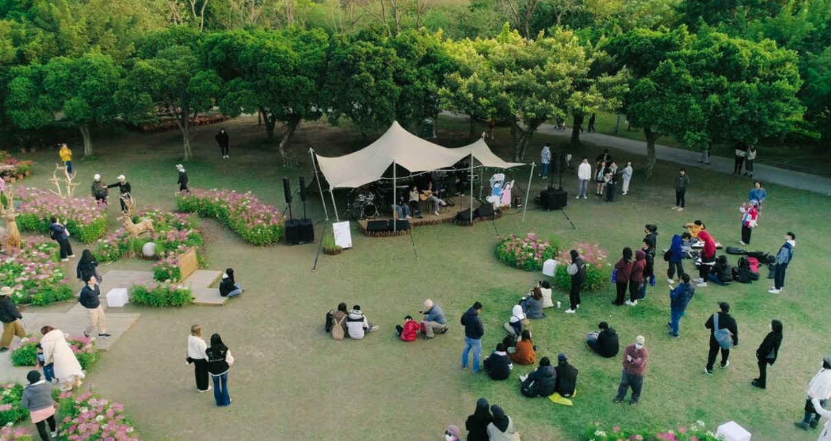每週末將規劃「安森音樂派對」邀請大家在花海中聽音樂(圖:花 IN 台北)