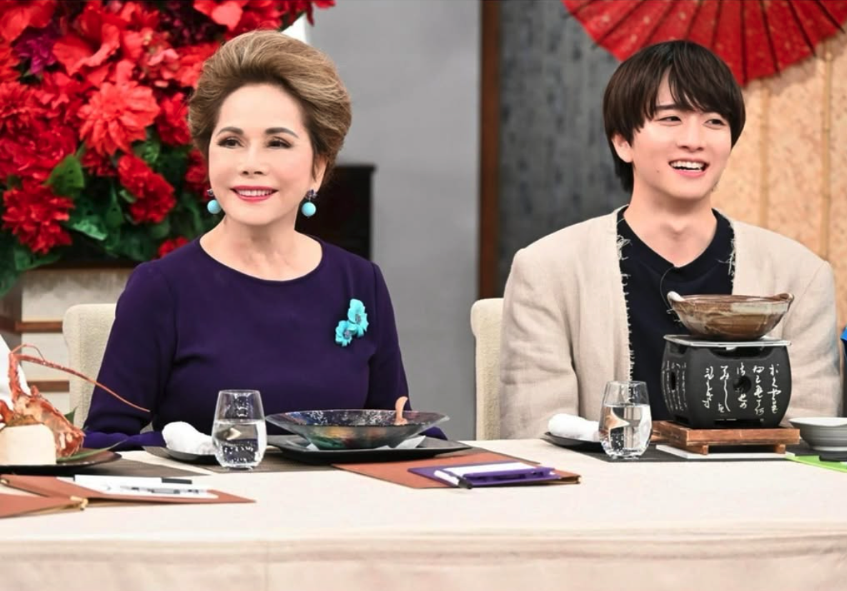黛薇夫人以強大的人格魅力,成功進軍日本演藝圈,成為各大綜藝節目的來賓(圖:IG@dewisukarnoofficial)