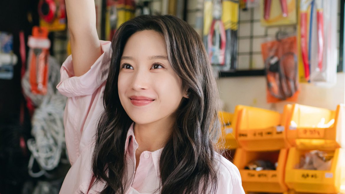 最期待工作結束的假日。（圖／tvN，《那傢伙是黑炎龍》劇照）