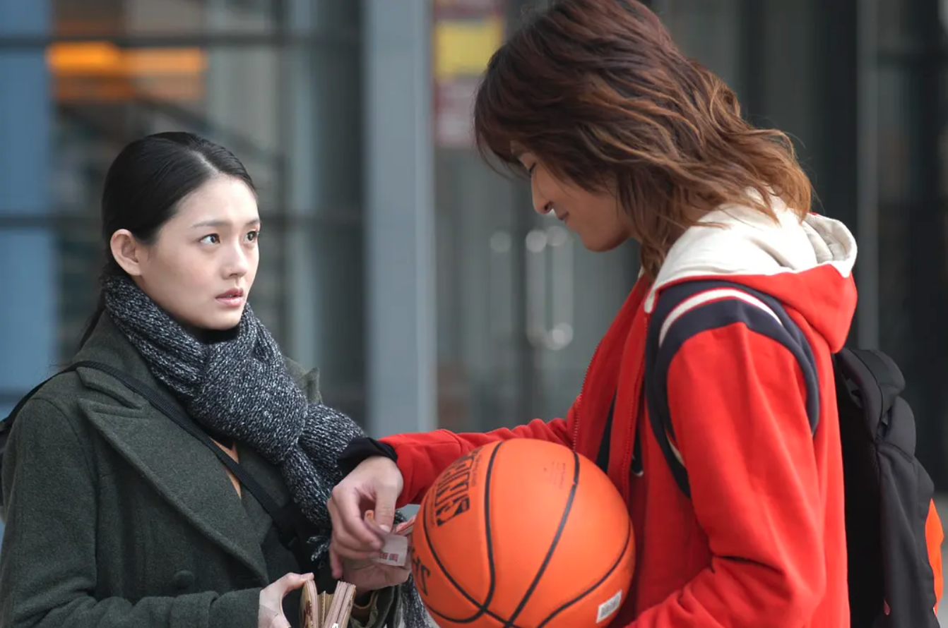由大 S 和周渝民領銜主演,合作後感情升溫(圖:《戰神》劇照)