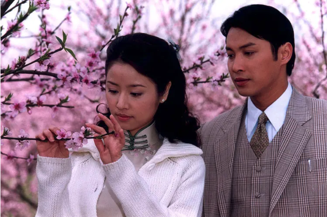 胡蘭成與第二任妻子離婚後,便與張愛玲在上海秘密結婚(圖:《半生緣》劇照)